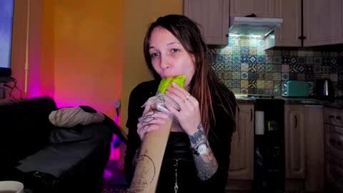 Snapshot of psyheya chatting on March 4, 6:18 pm LUCY -----    online show from March 4, 6:18 pm