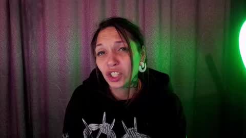 Snapshot of psyheya chatting on December 26, 5:40 pm LUCY -----    online show from December 26, 5:40 pm