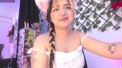 Snapshot of pucaa_ chatting on December 3, 2:01 am Emma Rico model indep online show from December 3, 2:01 am