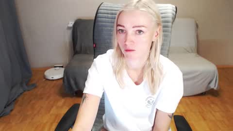 Polly online show from December 21, 3:44 am