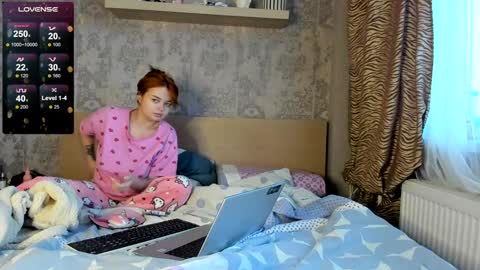 Snapshot of purebeautie chatting on December 21, 10:28 am Katty online show from December 21, 10:28 am