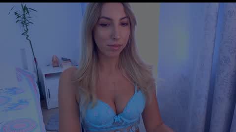 Isabelle online show from September 24, 11:53 am