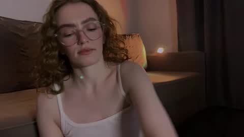 Snapshot of purity_ring chatting on February 23, 9:44 pm Marie online show from February 23, 9:44 pm