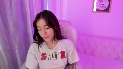 Snapshot of purple_slut_ chatting on February 19, 10:20 pm Anna online show from February 19, 10:20 pm