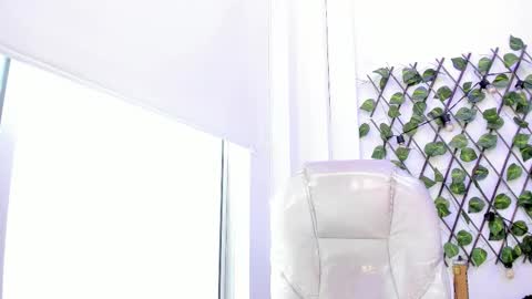 Snapshot of purple_slut_ chatting on September 15, 2:03 pm Anna online show from September 15, 2:03 pm