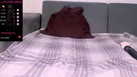 Snapshot of pussy_sladusy chatting on February 10, 10:30 pm Nina online show from February 10, 10:30 pm