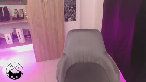 Mari online show from March 31, 6:35 am