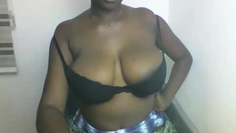 Snapshot of pussydollurz chatting on October 3, 11:21 pm pussydollurz online show from October 3, 11:21 pm
