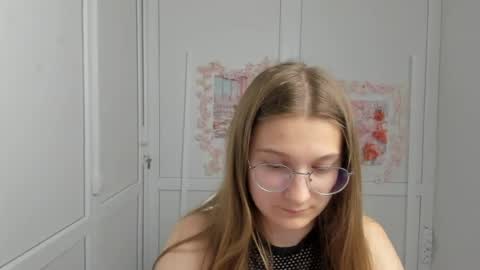 Amelie online show from June 13, 7:39 am