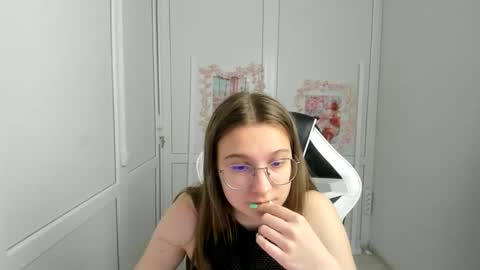 Amelie online show from June 6, 7:14 am