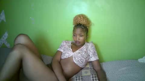queen_dimple1 online show from May 17, 10:47 am
