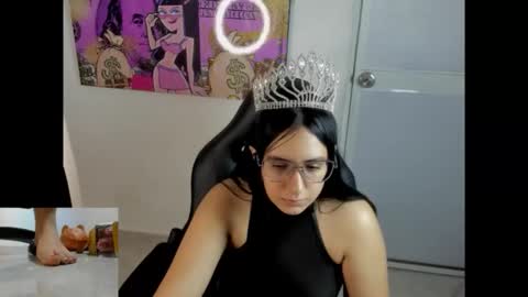 queen_findom1 online show from December 23, 5:44 am