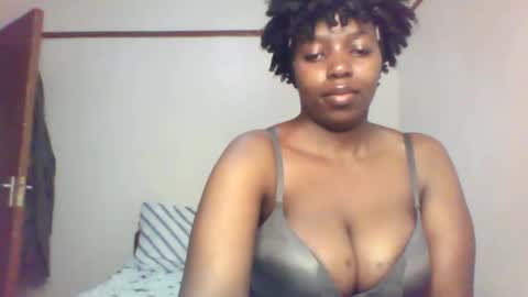 QUEEN online show from February 21, 3:45 am