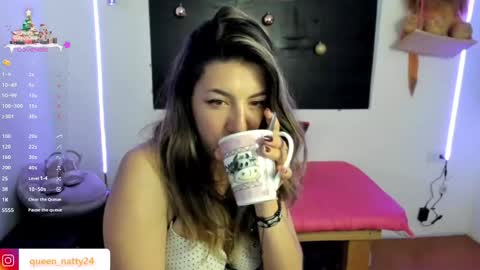 queen_natttyy online show from December 23, 8:11 am