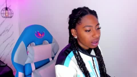   online show from November 3, 11:36 am