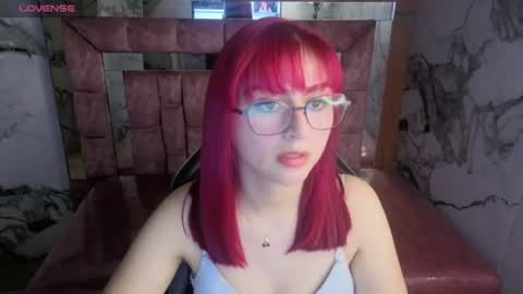 queen_red_v online show from July 13, 8:09 pm