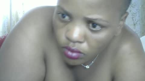 Snapshot of queenbabyy97 chatting on October 28, 8:31 am queenbabyy97 online show from October 28, 8:31 am