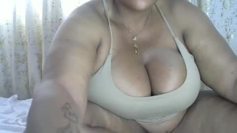 Snapshot of queenbabyy97 chatting on September 20, 8:12 am queenbabyy97 online show from September 20, 8:12 am