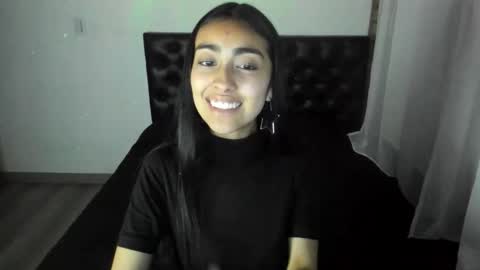 queenbyte_18 online show from February 5, 4:59 am