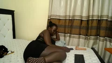 queencila online show from July 23, 2:09 am