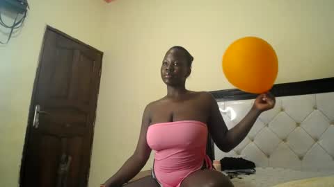 queencila online show from July 24, 6:38 pm