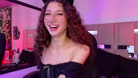 Snapshot of queenjenn__ chatting on October 21, 9:52 pm QUEENJEENN online show from October 21, 9:52 pm