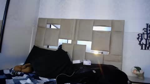 Snapshot of queenjenn__ chatting on January 16, 8:22 am QUEENJEENN online show from January 16, 8:22 am