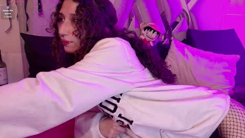 QUEENJEENN online show from January 17, 5:26 am