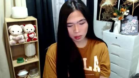 Mikka online show from April 18, 4:31 pm