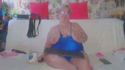 Snapshot of queenpammy chatting on September 24, 11:53 am QueenPammy online show from September 24, 11:53 am