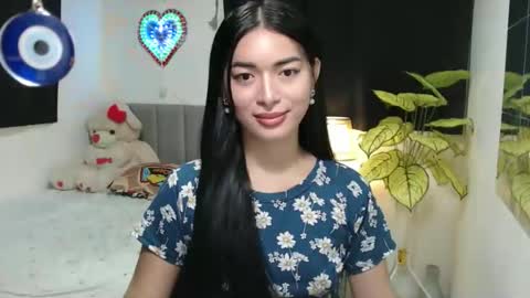 QueenPinay69 online show from November 19, 3:12 pm