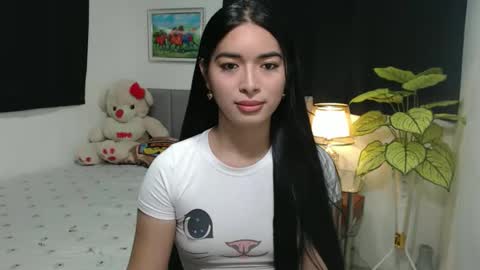 QueenPinay69 online show from October 15, 1:36 pm