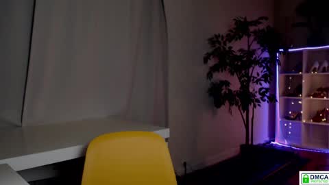 Queensy online show from May 17, 7:24 pm