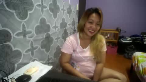 Snapshot of quelly40 chatting on September 19, 5:12 pm quelly40 online show from September 19, 5:12 pm
