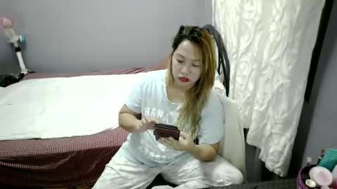 Snapshot of quelly40 chatting on October 2, 1:43 am quelly40 online show from October 2, 1:43 am