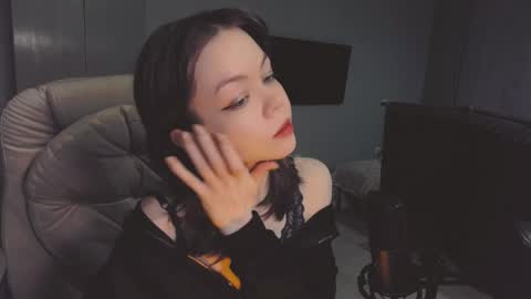 quietluxury online show from June 8, 6:19 pm