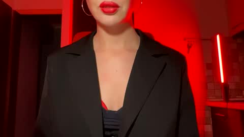 qusi28 online show from February 23, 9:11 pm