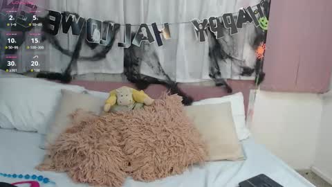 Snapshot of racheel_moore chatting on October 14, 11:24 am rachel online show from October 14, 11:24 am