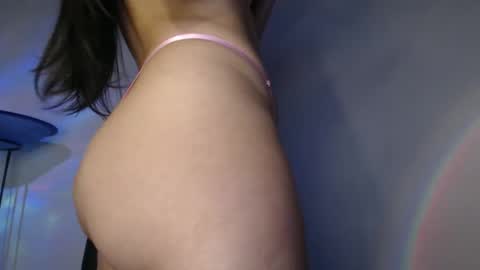 Snapshot of rachel_lamar chatting on October 3, 1:33 am online show from October 3, 1:33 am
