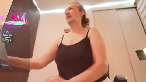 Rachel online show from April 19, 8:14 am