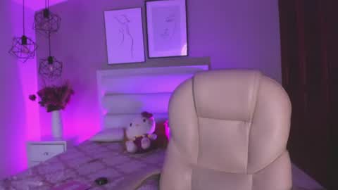 Mariana online show from June 19, 7:39 pm