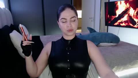 Call me Miss. online show from July 4, 10:38 pm