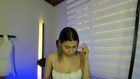 Snapshot of rachell_criss chatting on September 18, 1:53 pm Rachell online show from September 18, 1:53 pm