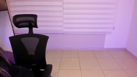 Snapshot of rachell_criss chatting on October 2, 4:39 am Rachell online show from October 2, 4:39 am
