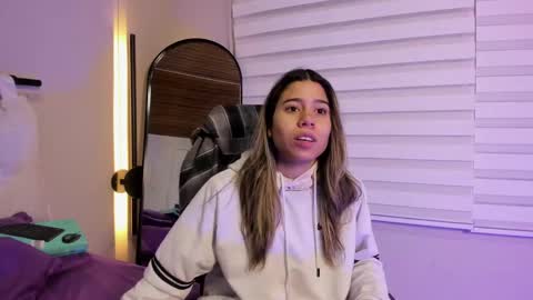 Snapshot of rachell_criss chatting on October 3, 5:12 am Rachell online show from October 3, 5:12 am
