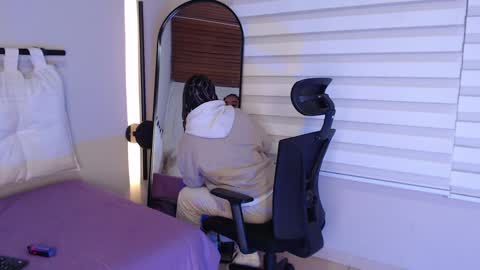 Snapshot of rachell_criss chatting on October 8, 7:02 am Rachell online show from October 8, 7:02 am
