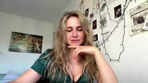 Sophie online show from July 4, 6:09 am