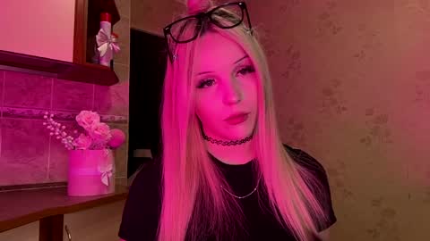 Lily online show from March 24, 6:46 pm