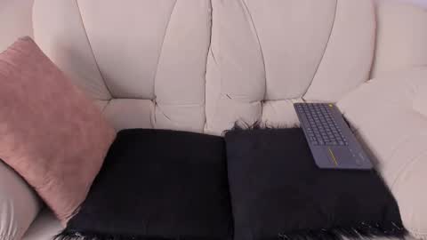 Radiant Naomi online show from November 16, 12:27 pm