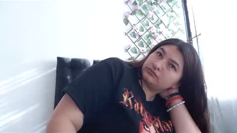 Snapshot of radiantgoddes chatting on January 28, 1:27 pm radiantgoddes online show from January 28, 1:27 pm